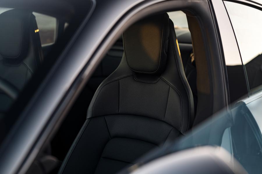Интерьер Porsche Taycan 4S 2020 года  (NA) (фото 16 из 29)